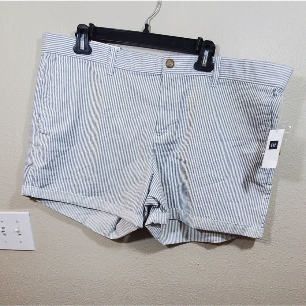 Gap striped 4 inch the girlfriend Blue White Striped shorts plus Size 18 New!